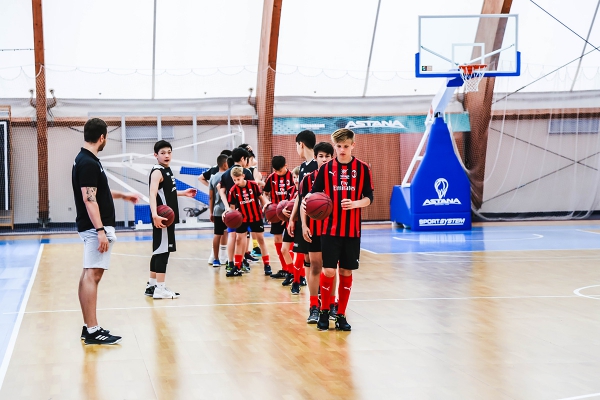 «Астана» балалар баскетбол академиясының жетім балаларға арналған шеберлік сыныбы
