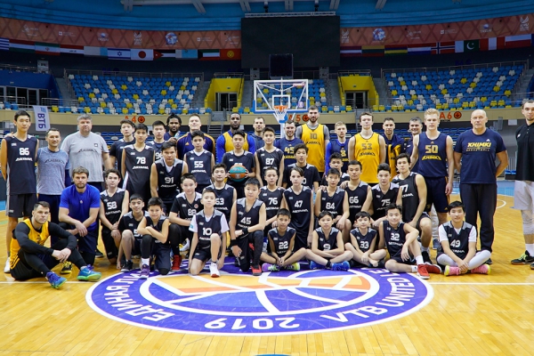 Meeting of «Astana» Children's Academy of Basketball with the players of the «Khimki» basketball club